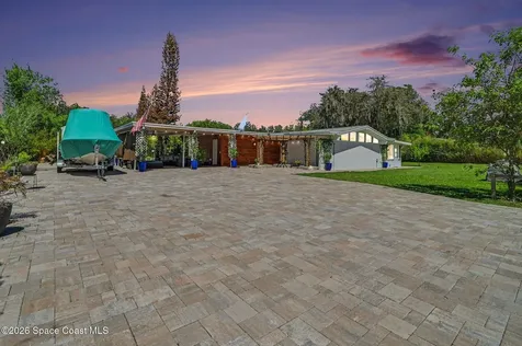 2207 Poinsettia Lane Deland FL 32724
