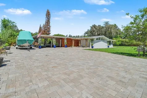 2207 Poinsettia Lane Deland FL 32724