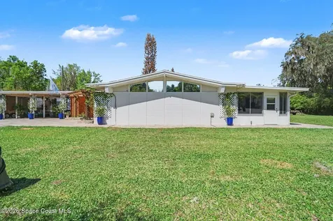 2207 Poinsettia Lane Deland FL 32724