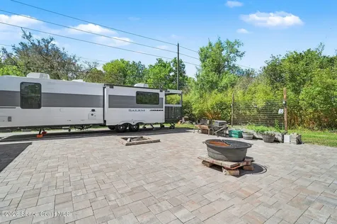 2207 Poinsettia Lane Deland FL 32724