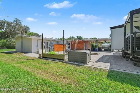 2207 Poinsettia Lane Deland FL 32724