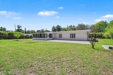 2207 Poinsettia Lane Deland FL 32724