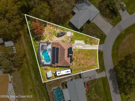997 Boeing Street NE Palm Bay FL 32907