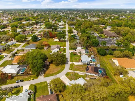 997 Boeing Street NE Palm Bay FL 32907