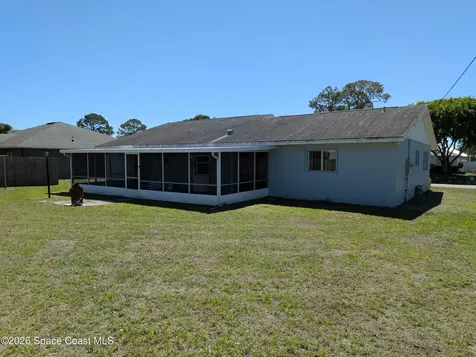 845 Dupont Street NE Palm Bay FL 32907