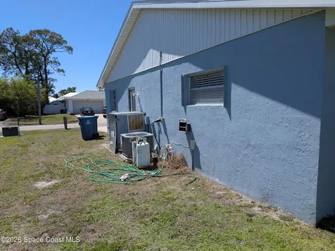 845 Dupont Street NE Palm Bay FL 32907