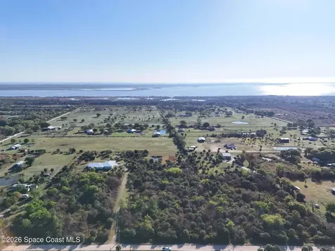 6215 Dixie Way Mims FL 32754