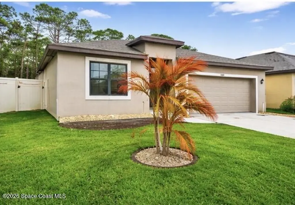 1686 Mineral Loop Drive NW Palm Bay FL 32907