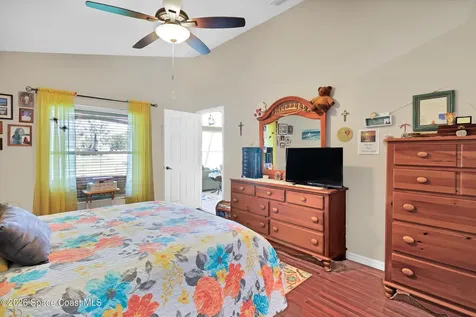 2101 Chinaberry Circle SE Palm Bay FL 32909
