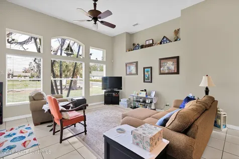 2101 Chinaberry Circle SE Palm Bay FL 32909