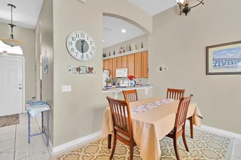 2101 Chinaberry Circle SE Palm Bay FL 32909