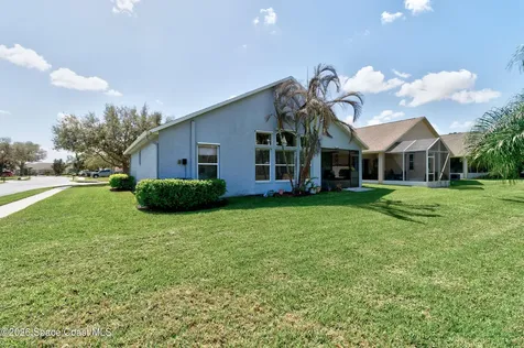 2101 Chinaberry Circle SE Palm Bay FL 32909