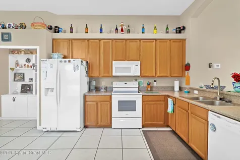 2101 Chinaberry Circle SE Palm Bay FL 32909