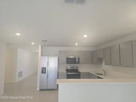 932 SW Richmond Circle SW Palm Bay FL 32908