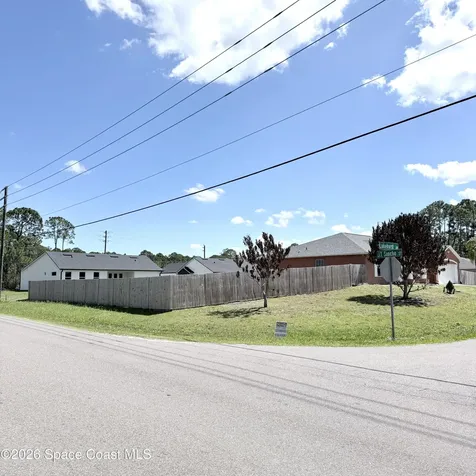 2601 Lakehurst Avenue SW Palm Bay FL 32908