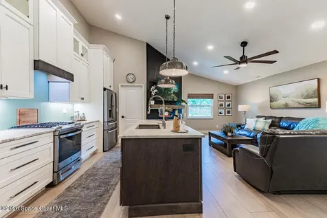 4001 Seattle Slew Lane Grant-valkaria FL 32950