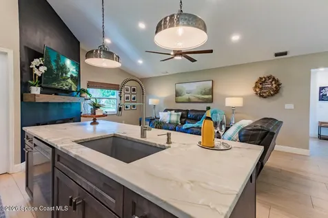 4001 Seattle Slew Lane Grant-valkaria FL 32950