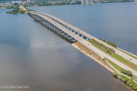 725 Puesta Del Sol Plaza Indialantic FL 32903