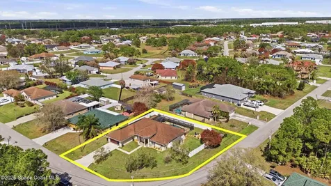 5878 NW Carovel Avenue Port St. Lucie FL 34986