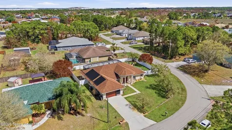 5878 NW Carovel Avenue Port St. Lucie FL 34986