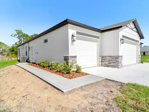 965 Quinn Street SE Palm Bay FL 32909