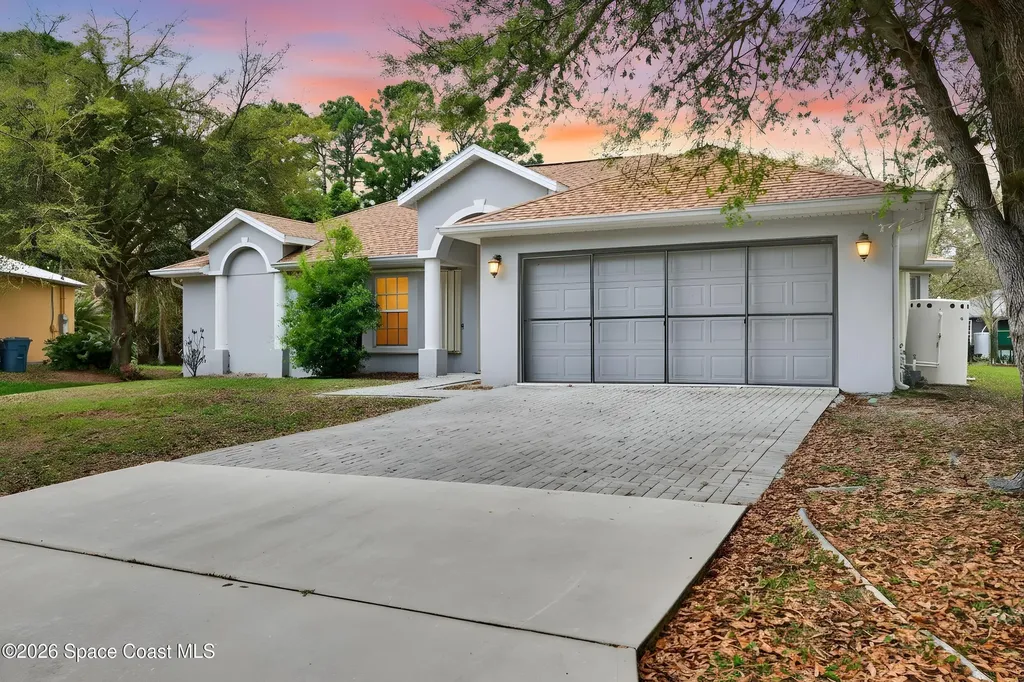587 Dixon Road NW Palm Bay FL 32907