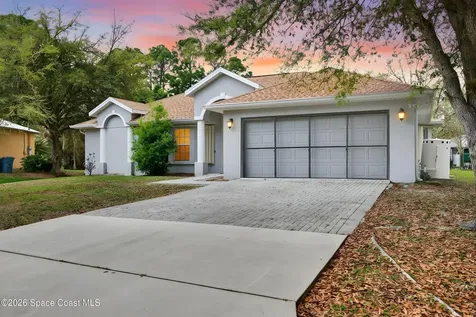 587 Dixon Road NW Palm Bay FL 32907