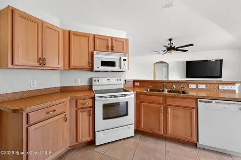 587 Dixon Road NW Palm Bay FL 32907