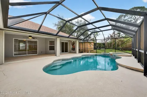 587 Dixon Road NW Palm Bay FL 32907