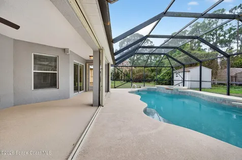 587 Dixon Road NW Palm Bay FL 32907