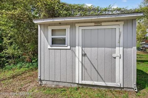 587 Dixon Road NW Palm Bay FL 32907