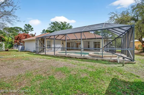 587 Dixon Road NW Palm Bay FL 32907