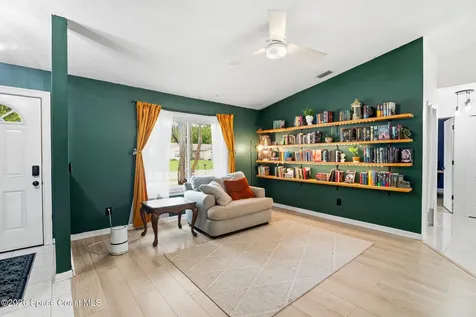 823 Lamplighter Drive NW Palm Bay FL 32907