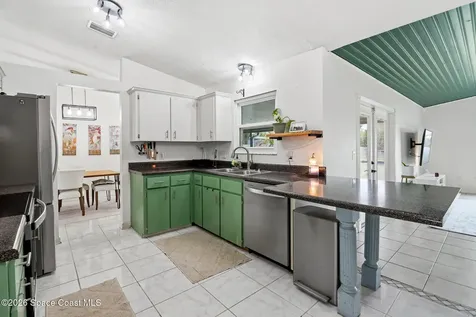 823 Lamplighter Drive NW Palm Bay FL 32907