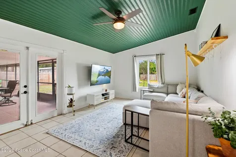 823 Lamplighter Drive NW Palm Bay FL 32907