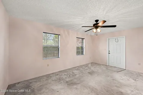 936 Hattaras Terrace SE Palm Bay FL 32909