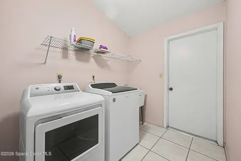 936 Hattaras Terrace SE Palm Bay FL 32909