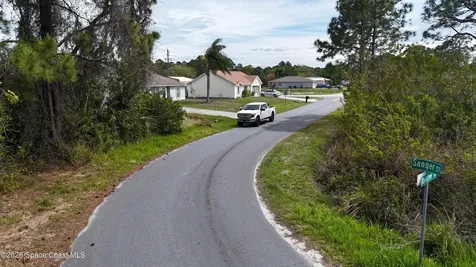 1805 Raintree Avenue SE Palm Bay FL 32909