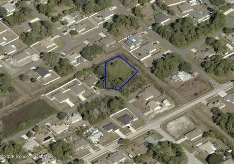 1805 Raintree Avenue SE Palm Bay FL 32909