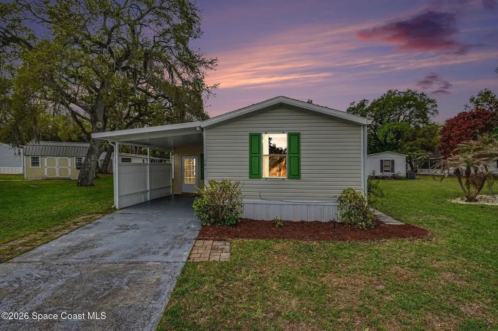 686 Sunrise Court NE Palm Bay FL 32907