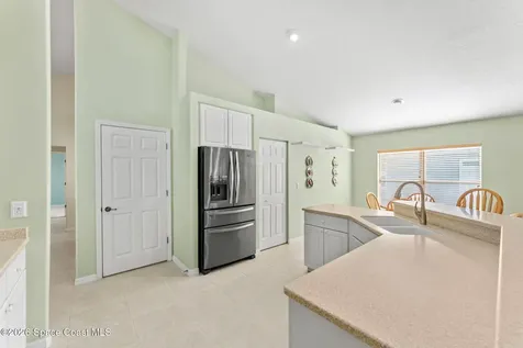 689 Danville Circle Melbourne FL 32904