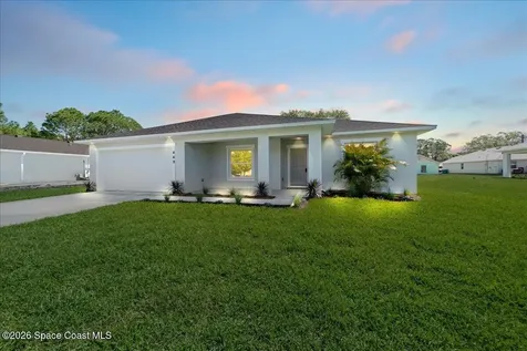 449 Wells Avenue SW Palm Bay FL 32908
