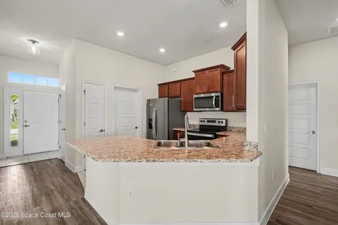 2542 Pinwherry Street NW Palm Bay FL 32907