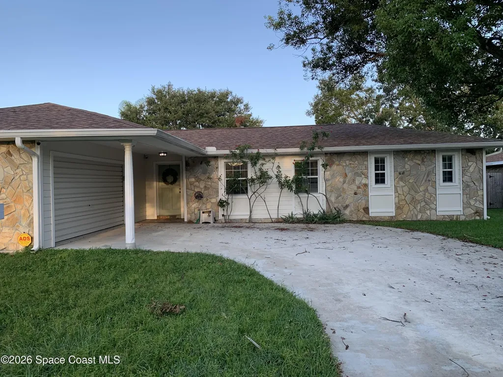 920 Briarwood Boulevard NE Palm Bay FL 32905