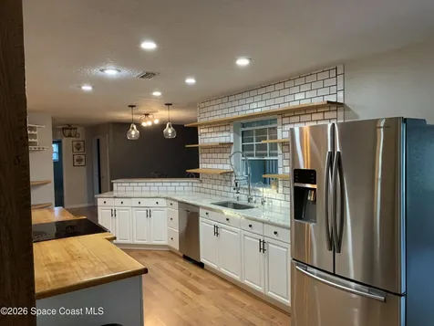 920 Briarwood Boulevard NE Palm Bay FL 32905