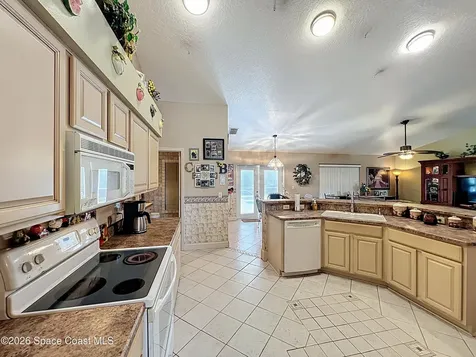 1110 Glendale Avenue NW Palm Bay FL 32907