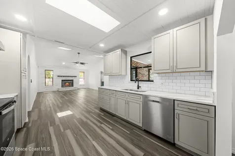 828 Emerson Drive NE Palm Bay FL 32907