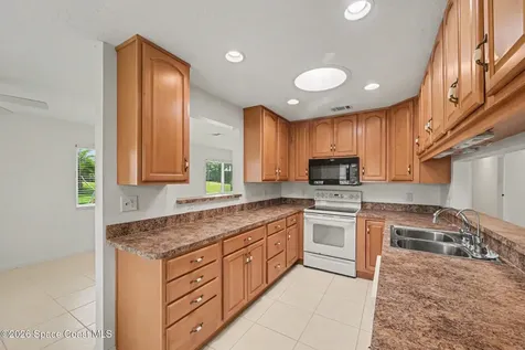1071 Continental Avenue Melbourne FL 32940