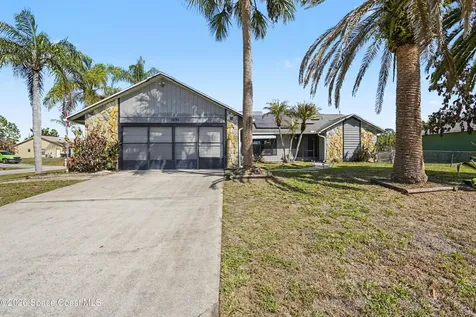 1895 Gallivan Street NW Palm Bay FL 32907