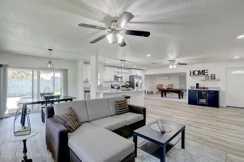 872 Sadnet Circle NE Palm Bay FL 32905